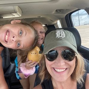 Meet your Posher, Sara